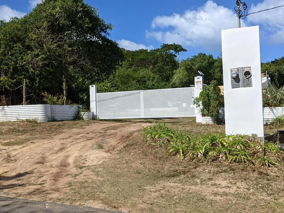 Brand New! Black Sand Beach-Casa Nose' بييكيس بيت للعطل